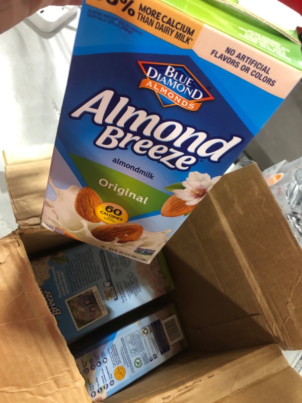 Photo 2 of Almond Breeze Dairy Free Almondmilk, Original, 64 Ounce (Pack of 4) Original 64 Fl Oz (Pack of 4) *EXP AUG 2023*