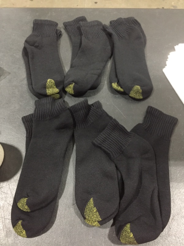 Photo 1 of 6 PAIRS OF SOCKS SIZE UNKNOWN