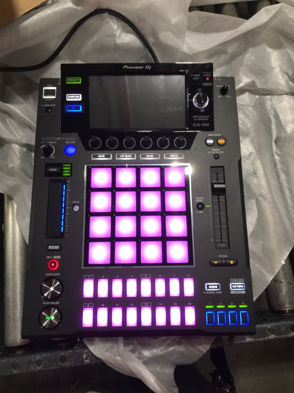 Photo 7 of Pioneer DJ DJS-1000 Standalone DJ Sampler