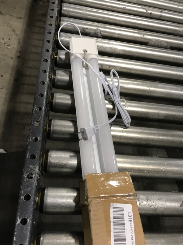 Photo 1 of 5000K LED Shop Light Linkable, 4FT Daylight 42W LED Ceiling Lights for Garages, Workshops, Basements, Hanging or FlushMount, Included Power Cord and Pull Chain, 4200lm, ETL- 1 Pack 42w ? 5000k-white