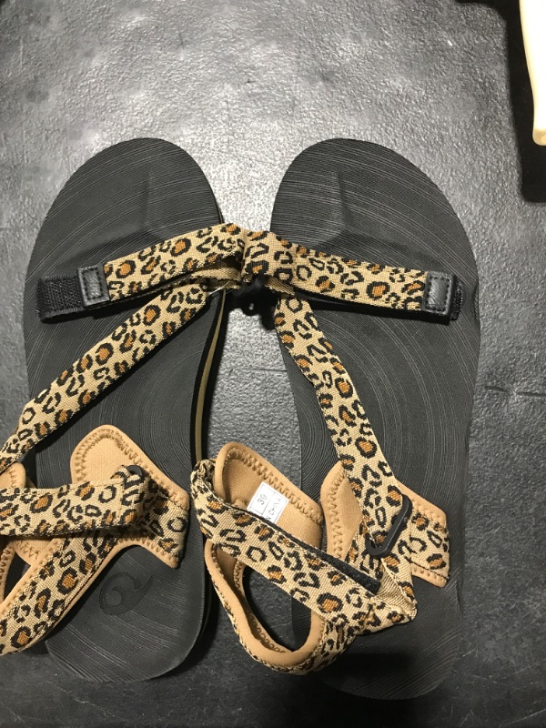 comfortable walking shoes sandals