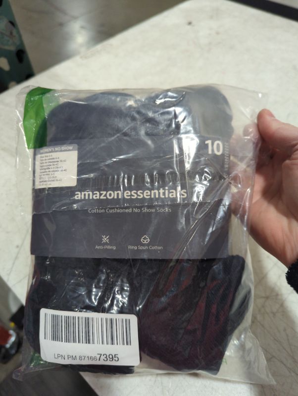 Photo 1 of 10PK Amazon Essentials black men's socks