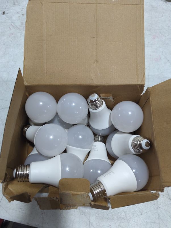 Photo 1 of 11pk LED light bulbs