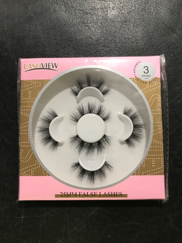 Photo 2 of 25mm 3D Mink Lashes Full Volume Mink Eyelashes Fluffy Volume Dramatic 25mm Mink Lashes Extension Cruelty-free Siberian Mink Strip Eyelashes (06 61 82 mix)
