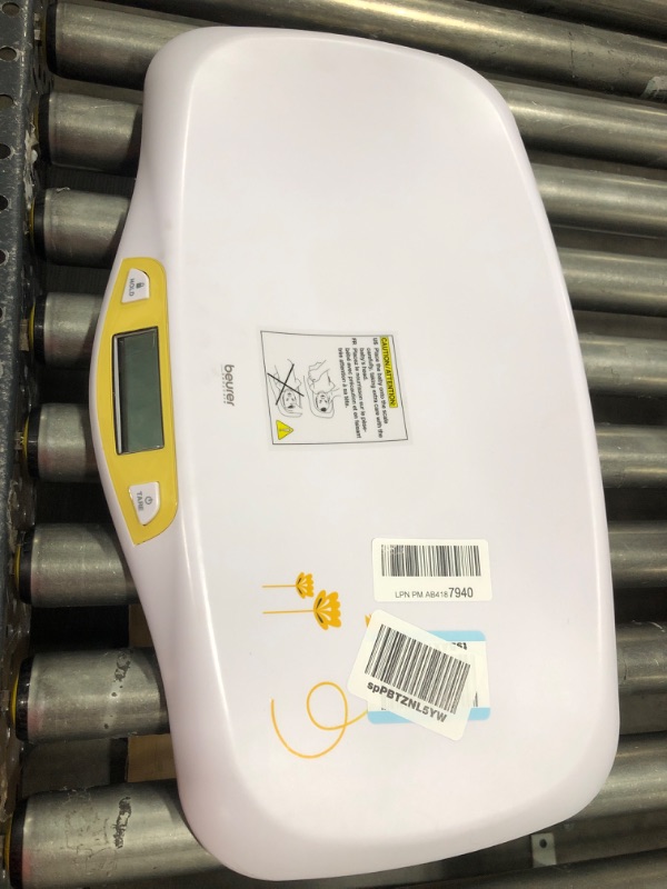 Photo 2 of Beurer BY80 Digital Baby Scale, Infant Scale for Weighing in Pounds, Ounces, or Kilograms up to 44 lbs, Newborn Scale with Hold Function, Pet Scale for Cats and Dogs
