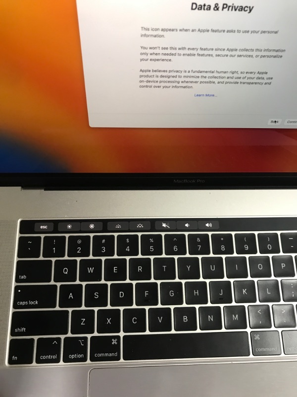 Photo 3 of MACBOOK PRO SERIAL NUMBER C02XK1Q9JG5L 