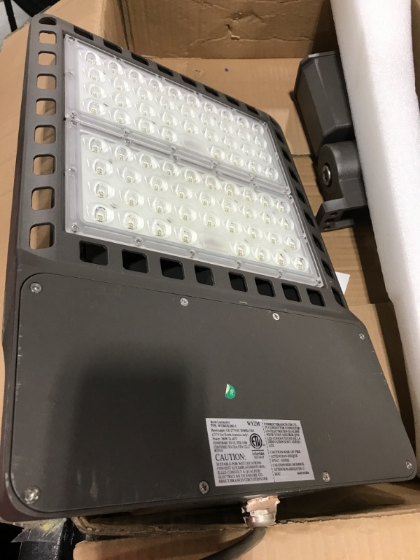 Photo 5 of 200W Outdoor LED Parking Lot Light with Adjustable Slip Fitter Mount, 5000K LED Area Light with Dusk to Dawn Photocell, 100-277V 28000LM [600W-800W HPS/HID Equiv] ETL LED Commercial LED Flood Light
