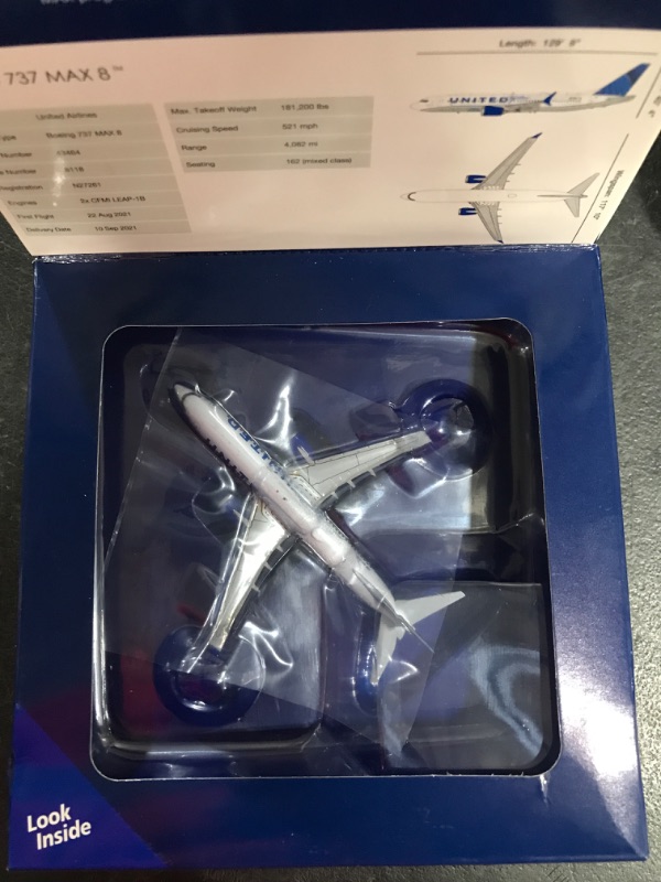 Photo 2 of GeminiJets GJUAL2074 United Airlines Boeing 737 MAX 8 Being United; Scale 1:400, White