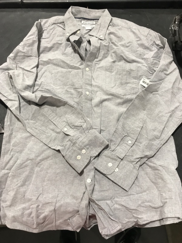 Photo 1 of [Size L] Amazon Essentials Men's Regular-Fit Long-Sleeve Solid Pocket Oxford Shirt, Grey