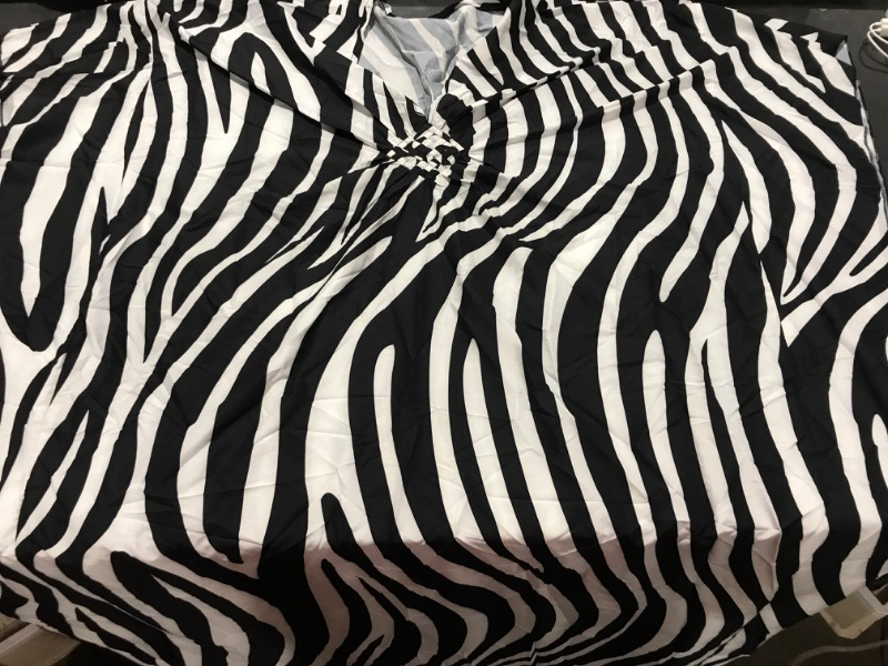 Photo 1 of [Size 2XL+] Ladies Cover Up- Black & White