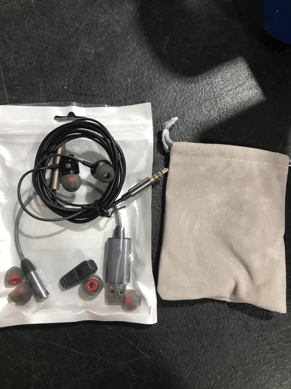 Photo 1 of Earbuds w/ accessories and cord