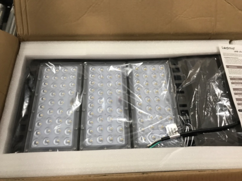 Photo 3 of 300W LED Parking Lot Lights