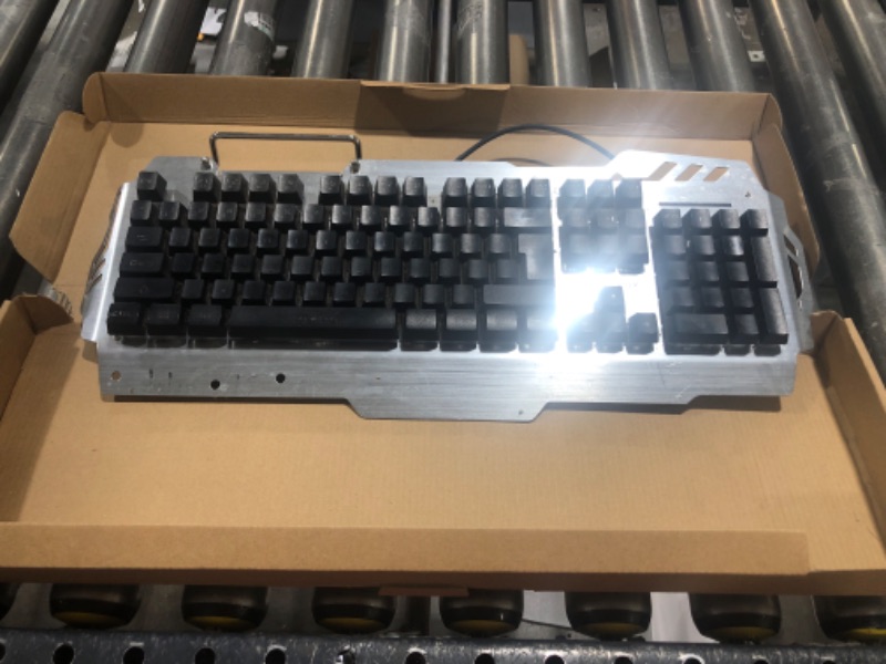 Photo 2 of FENIFOX Gaming Keyboard 