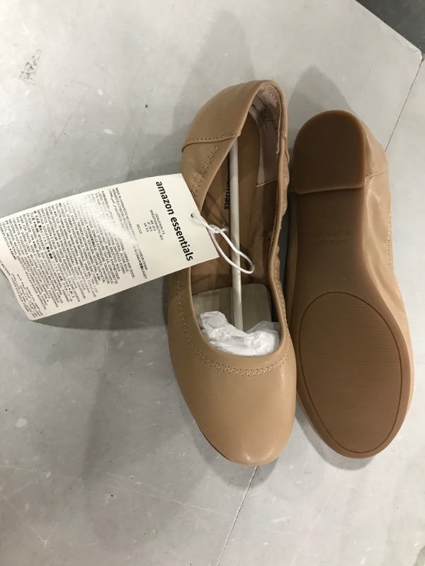 Photo 2 of Amazon Essentials Women's Belice Ballet Flat 5.5 Beige