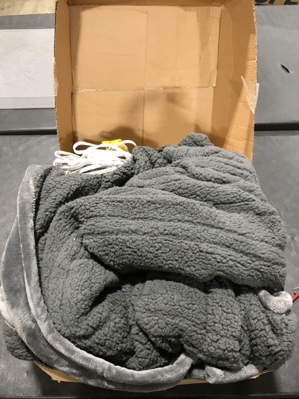 Photo 2 of [New Launch] Bearhug Electric Blanket King Size 100" x 90", Dual Controllers Heated Blanket, Velvet/Sherpa, 10-Heating Level & 1-12H Auto Off, 5 Year Warranty, Over-Heat Protect, ETL, Machine Washable King Size 100" × 90" Gray-velvet & Sherpa