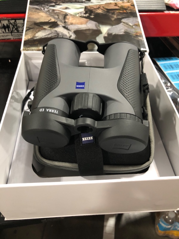 Photo 4 of ZEISS Terra ED Binoculars Compact Lightweight Waterproof, and Fast Focusing with Coated Glass for Optimal Clarity in all Weather Conditions for Bird Watching, Hunting, Sightseeing 