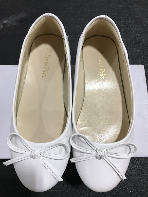 Photo 1 of DREAM PAIRS YOUTH GIRLS' SLIP-ON SHOES. WHITE. SIZE 13. PRIOR USE. 