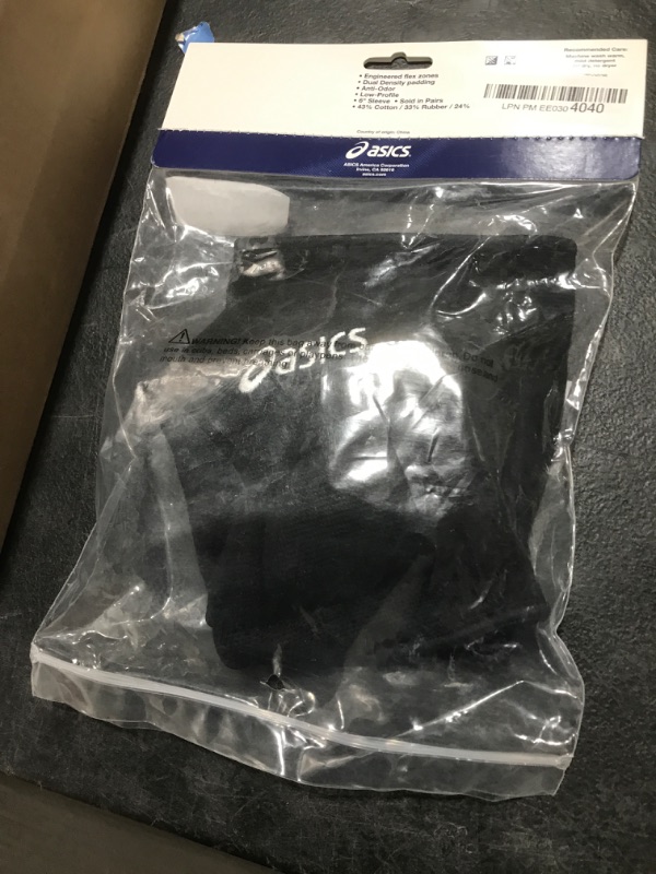 Photo 2 of ASICS Junior Youth Ace Volleyball Low Profile Knee Pads Black One Size