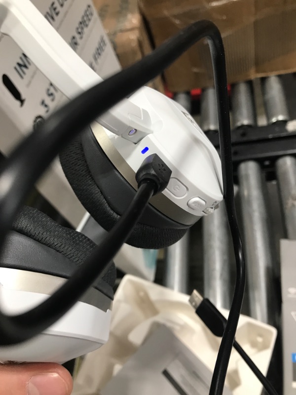 Photo 3 of Turtle Beach Stealth 600 Gen 2 Wireless Gaming Headset for Xbox Series X|S, Xbox One, & Windows 10 & PCs with 50mm Speakers, 15Hour Battery life, Flip-to-Mute Mic and Spatial Audio - White (Renewed)
