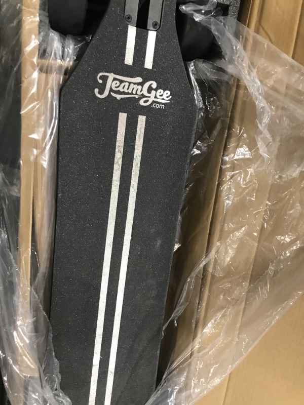 Photo 3 of TEAMGEE ELKECTRIC SKATEBOARD