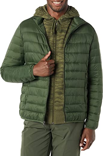 Photo 1 of Amazon Essentials Men's Packable Lightweight Water-Resistant Puffer Jacket XS