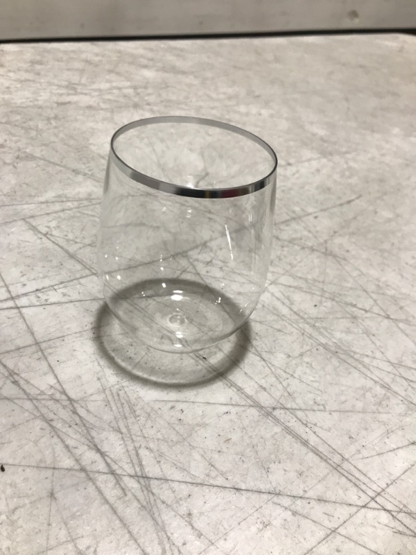 Photo 1 of 32 pc plastic wine cups