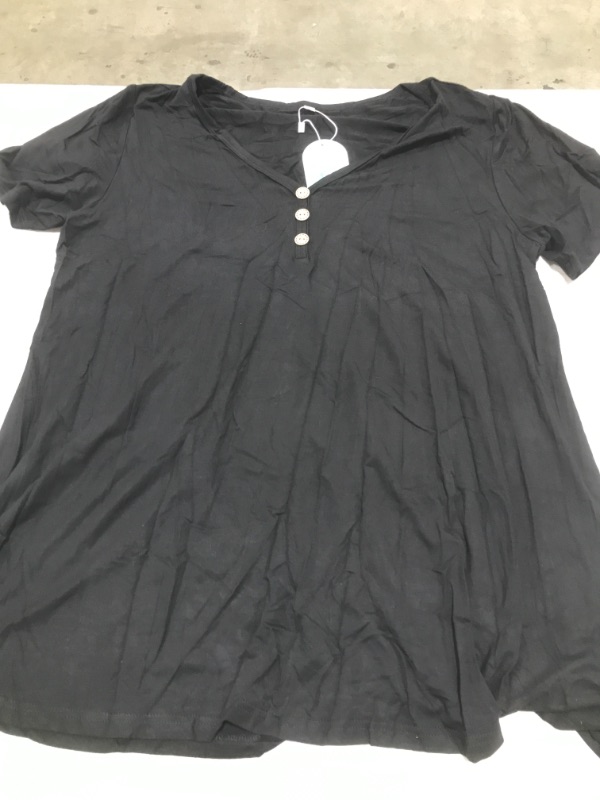 Photo 1 of 2XL BLACK TOP