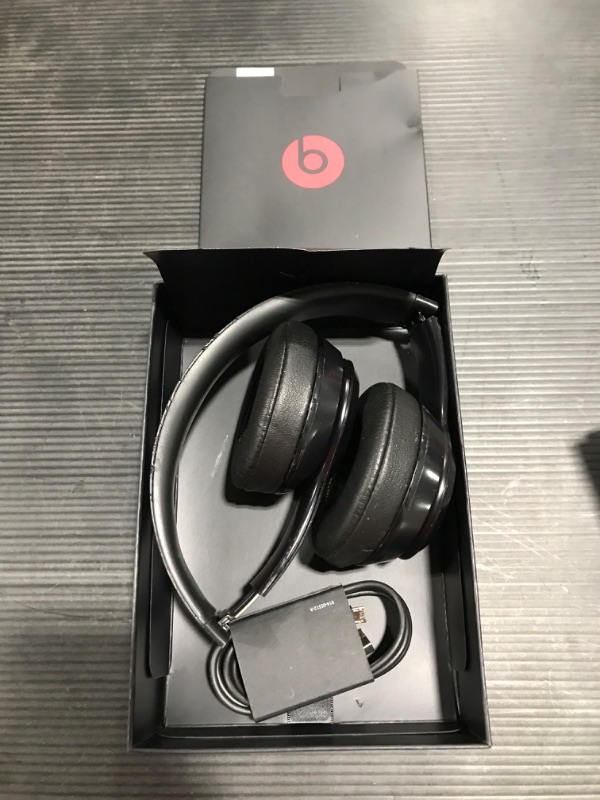 Photo 2 of Beats Solo³ Bluetooth Wireless On-Ear Headphones

