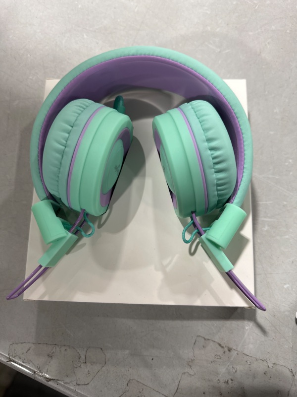 Photo 2 of Elecder i37 Kids Headphones Children Girls Boys Teens Foldable Adjustable On Ear Headphones 3.5mm Jack Compatible Cellphones Computer MP3/4 Kindle School Tablet Green/Purple