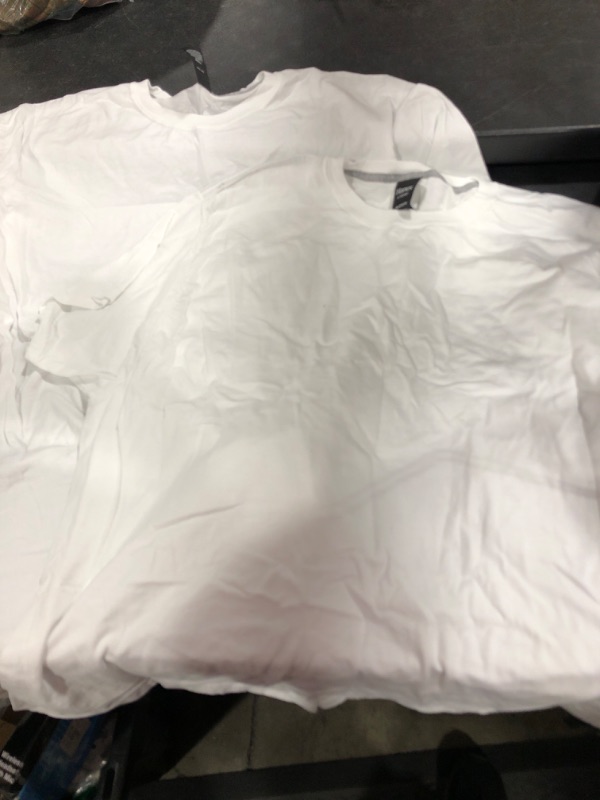 Photo 1 of 2 MENS HANES WHITE SHIRTS SIZE 2XL