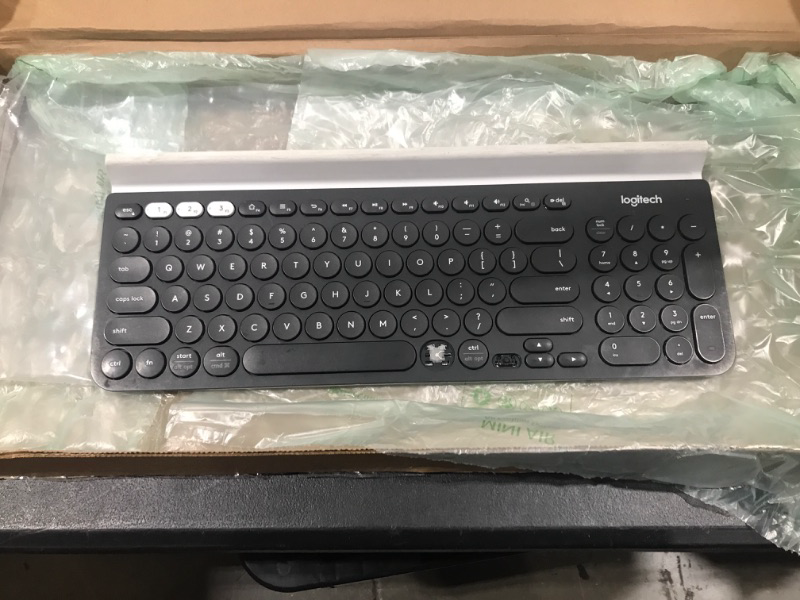 Photo 3 of Logitech K780 Multi-Device Wireless Keyboard for Computer, Phone and Tablet – FLOW Cross-Computer Control Compatible – Speckles
