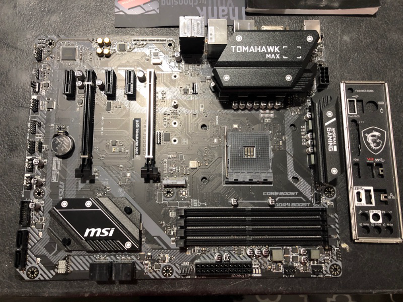 Photo 3 of MSI B450 TOMAHAWK MAXX II