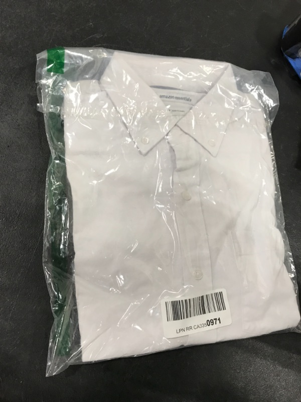 Photo 2 of Amazon Essentials Men's Slim-Fit Short-Sleeve Pocket Oxford Shirt Small White
