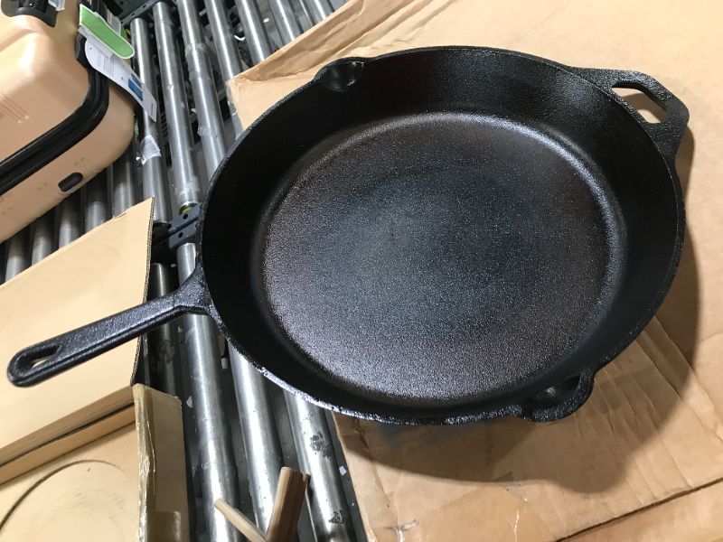 Photo 2 of  Kitchen 15 Inch Cast Iron Skillet Pre-Seasoned Excellent Condition
