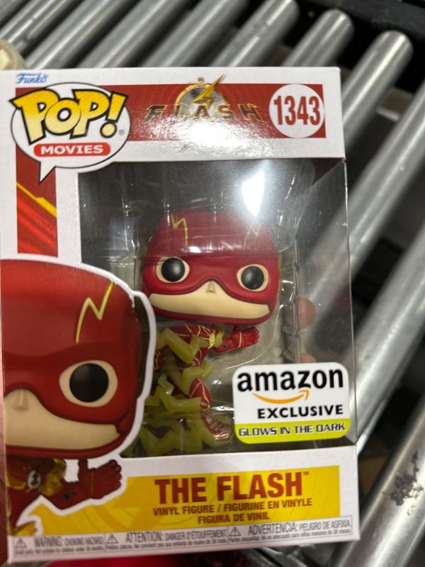 Photo 2 of Funko Pop! Movies: DC - The Flash, The Flash Glow in The Dark, Amazon Exclusive TOY - The Flash