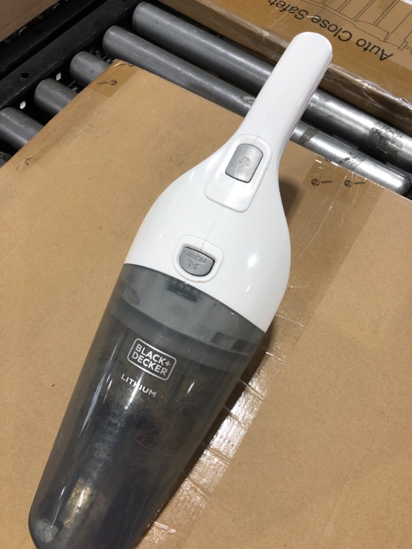 Photo 2 of BLACK+DECKER Handheld Vacuum 2Ah, Power White (HNV220BCZ10FF)
