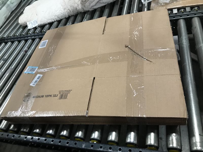 Photo 1 of uBoxes Moving Boxes Medium 18x14x12-Inches (Pack of 10) Professional Moving Box Single