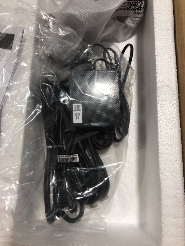 Photo 2 of SAMSUNG Odyssey G7 Series 27-Inch WQHD (2560x1440) Gaming Monitor, 144Hz, Curved, 1ms, HDMI, G-Sync, FreeSync Premium Pro (LC27G75TQSNXZA)

