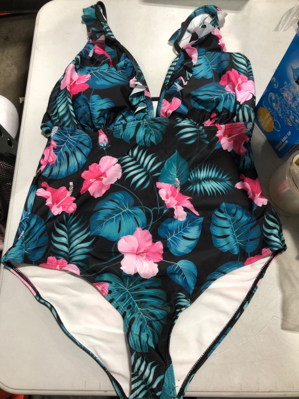 Photo 1 of 1XL Womens 1 piece swimsuit