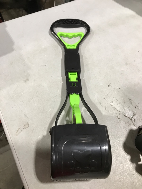 Photo 2 of  Pooper Scooper for Dog-Long Handle Dog Poop Scooper-Pet Waste Pick Up Jaw Scooper Without Smelling, Durable Spring Easy to Use Perfect for Grass,Dirt,Gravel (Green) (Stock picture similar)