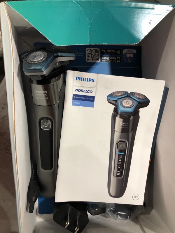 Photo 3 of Philips Norelco Shaver 7100, Rechargeable Wet & Dry Electric Shaver with SenseIQ Technology and Pop-up Trimmer S7788/82