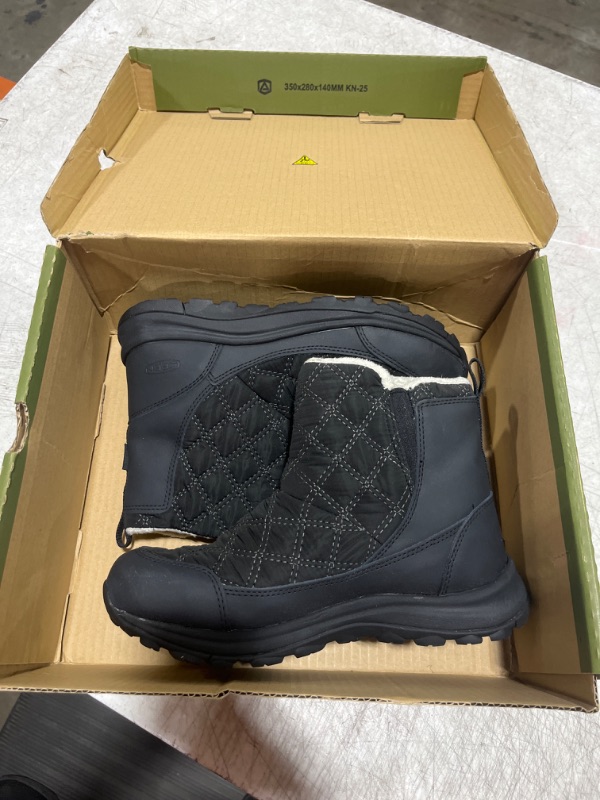 Photo 2 of KEEN Women's Terradora 2 Wintry Waterproof Pull-on Snow Boot 9 Black/Black - used - dirty 