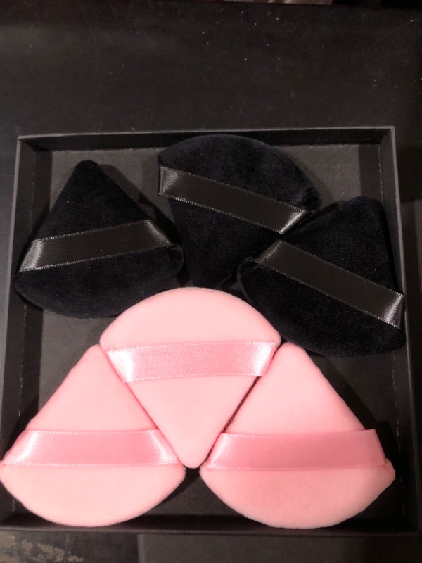 Photo 2 of 12Pcs of Triangular Powder Puff Makeup Sponges, Made of Super-soft Velvet, Designed for Contouring, Eye, and Corner, Beauty Blender Foundation Mixing Container. (Black & Pink)
x2