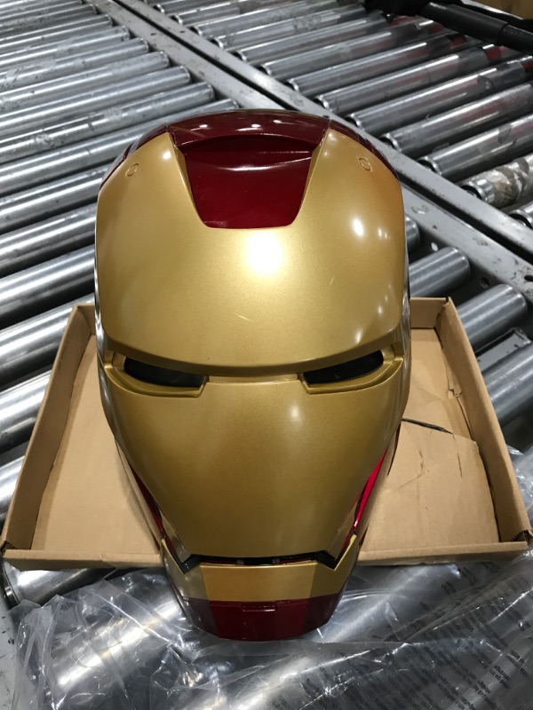 Photo 2 of Avengers Marvel Legends Full Scale Iron Man Electronic Helmet