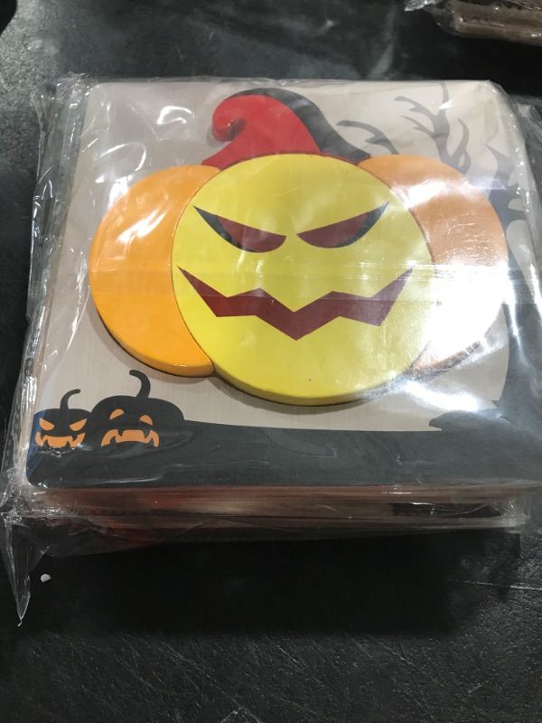 Photo 1 of 6 Piece Puzzle Halloween 