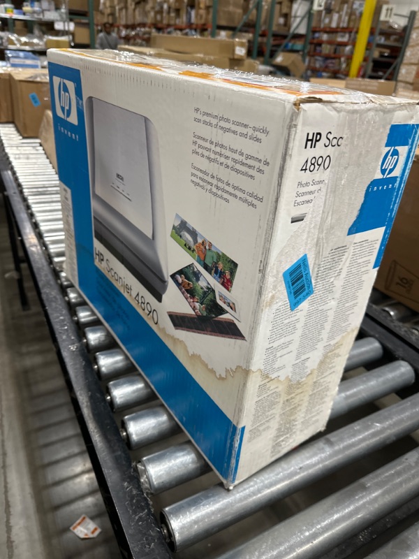 Photo 5 of HP Scanjet 4890 Photo Scanner (L1952A#B1H)