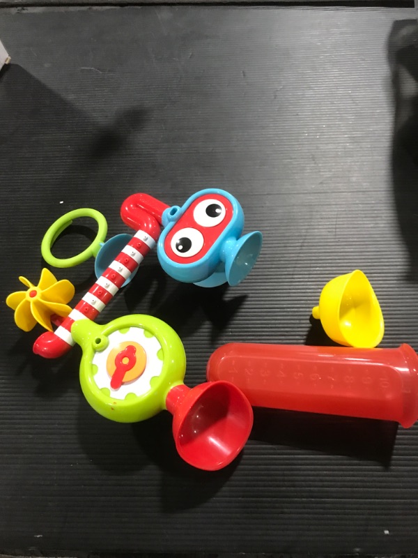 Photo 2 of Yookidoo Baby Bath Toy - Spin 'N' Sprinkle Water Lab - Spinning Gear and Googly Eyes for Toddler or Baby Bath Time Sensory Development - Attaches to Any Size Tub Wall (1-3 Years)