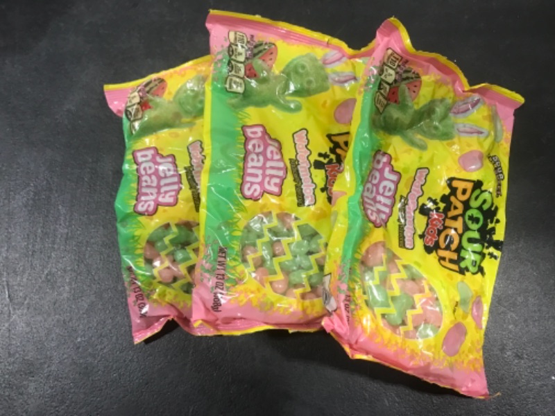 Photo 2 of (UNKNOWN EXPIRATION DATE) Generic Sour Patch Kids Watermelon Jelly Beans Easter Candy - 13 oz Per Bag - Bulk Watermelon Sour Patch Kids Jelly Beans - (3 Pack) 13 Ounce (Pack of 3)