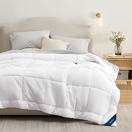 Photo 1 of Bedsure Queen Comforter Duvet Insert - Quilted White Comforters Queen Size, All Season Down Alternative Queen Size Bedding Comforter with Corner Tabs
