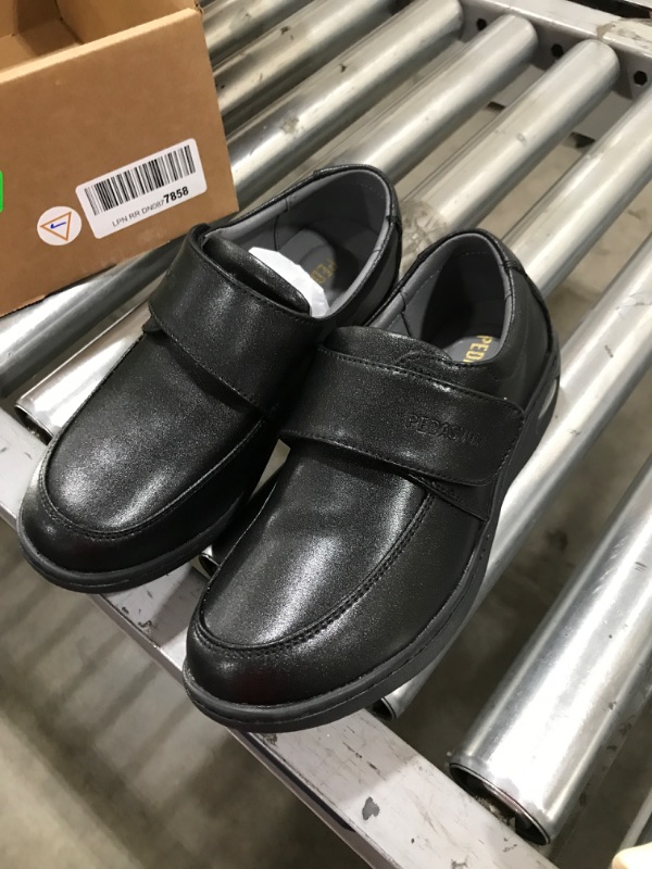 Photo 1 of black shoes, size 7.5